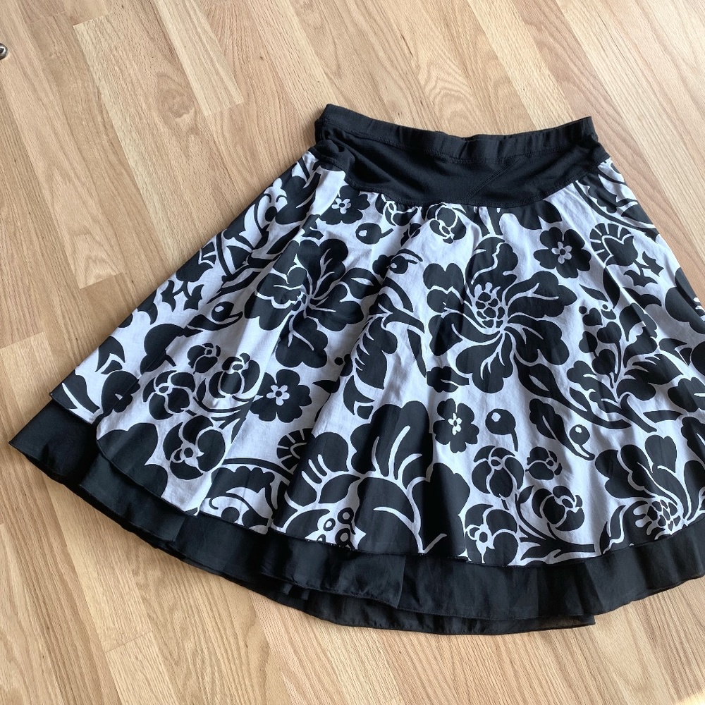 6 Degrees Black and Silver! sz M